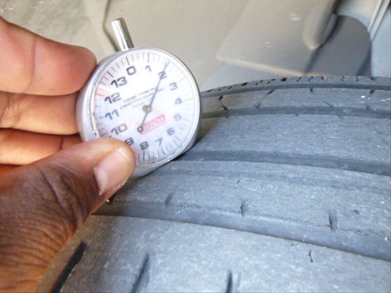 Tread gauge